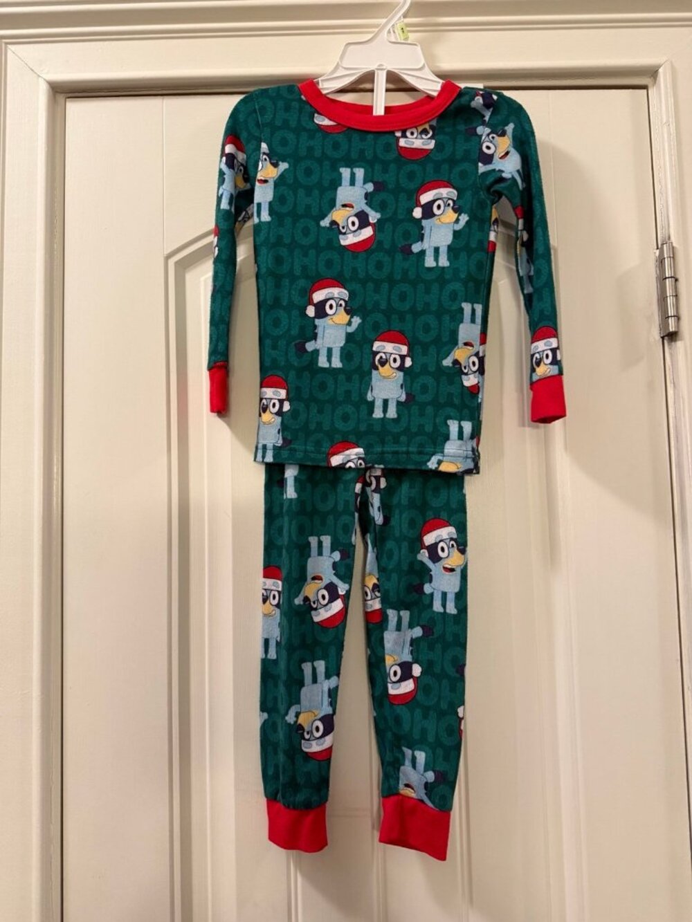 4T matching pajama Christmas Bluey with Santa hat set